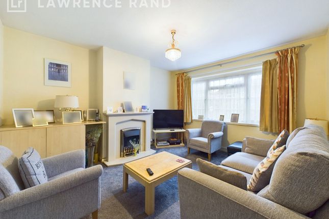 216 Woodlands Avenue, Ruislip photo 2