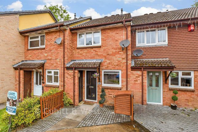 15, Troon Close, Crawley photo 4