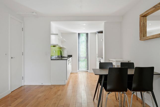 Flat 10, 80, Copenhagen Street, London photo 4