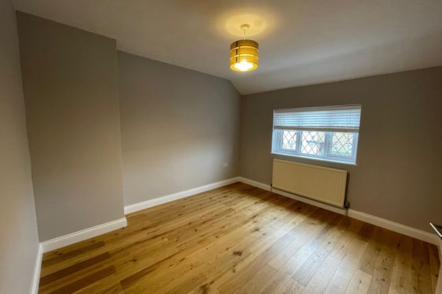 Crescent Road, Dagenham photo 3