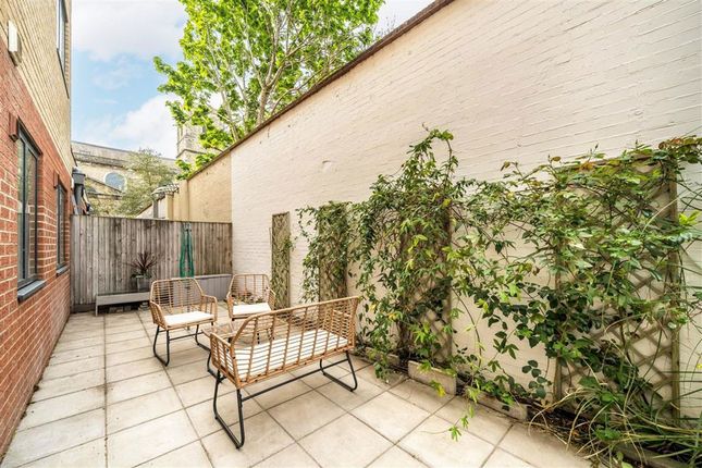 Flat 4, St. Peters Gardens, Ladywell Road, London photo 4