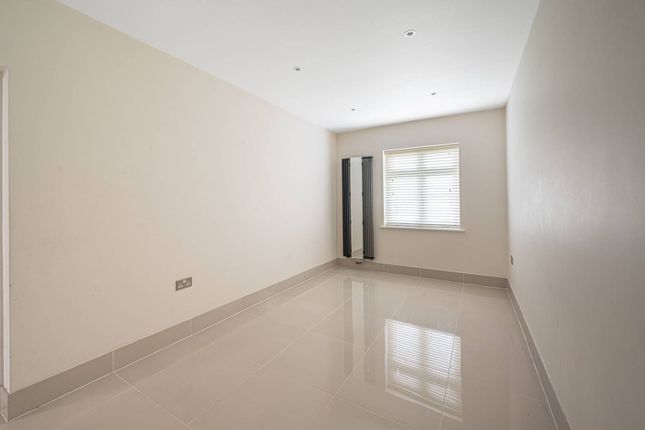 Detached house to rent in Park Road, Barnet