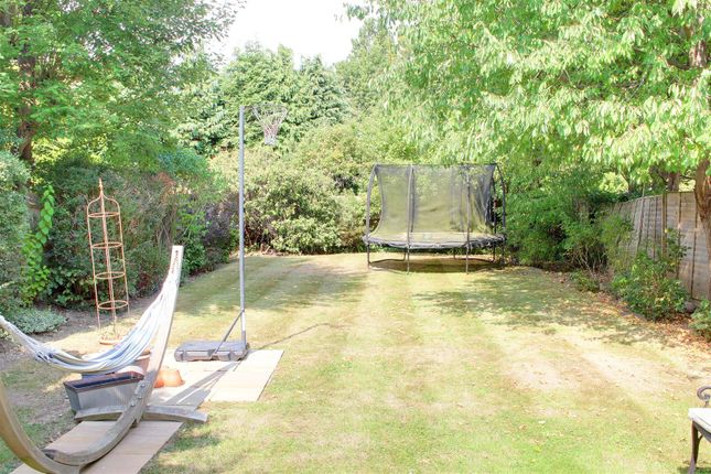 27, Bulls Lane, Welham Green photo 4