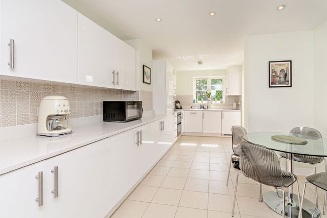 20, Scarborough Drive, Rickmansworth photo 2