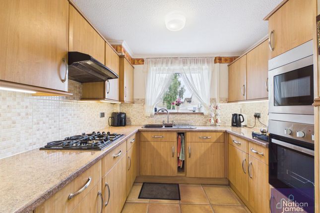 16, Osprey Drive, Caldicot photo 2