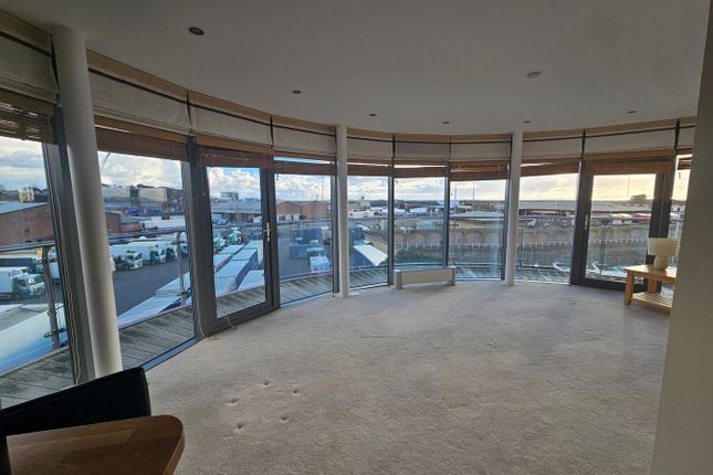 17, Harbour Reach Apartments, La Rue de Carteret, Jersey photo 4