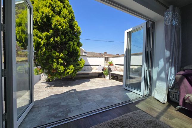 22 Pemberton Street, Llanelli photo 4