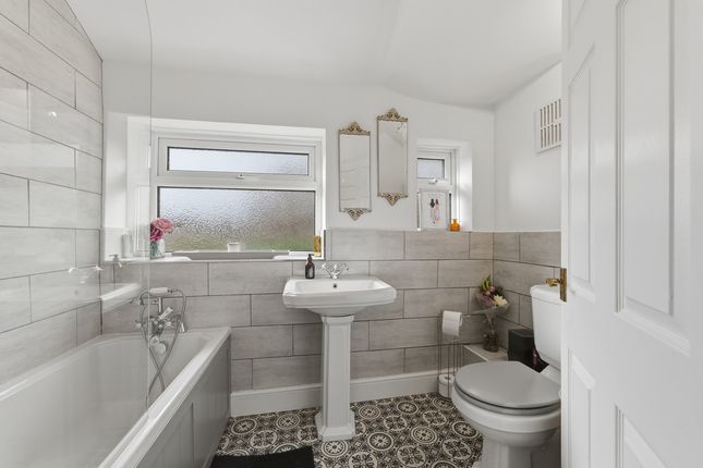 90, Meadway, Stockport photo 4