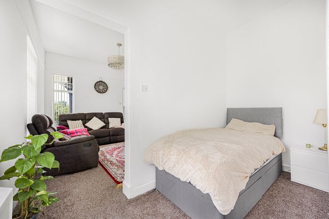 45A, Slough Road, Datchet photo 4