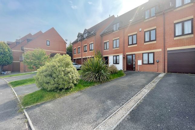 4-bed house on Sixpenny Close, Poole, £280,000