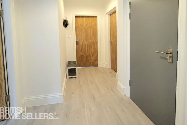 Flat 5, 22A,, Brooklands, North Yorkshire photo 4