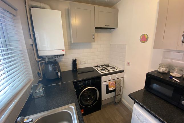 Terraced house to rent in Park Road, Ilkeston