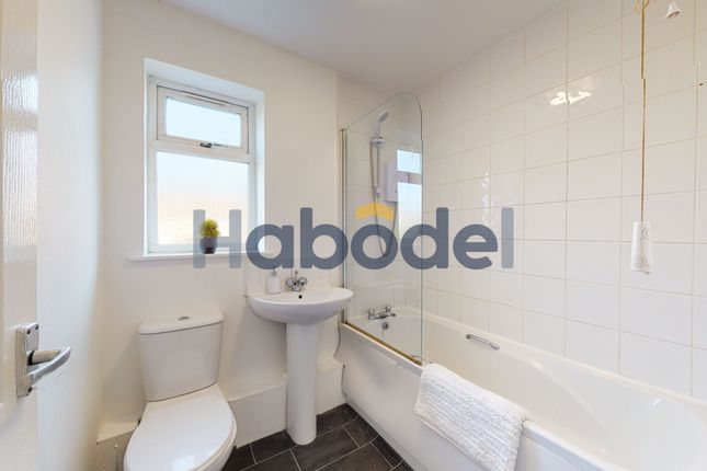 5 Mordey Close, Hendon, Sunderland photo 2