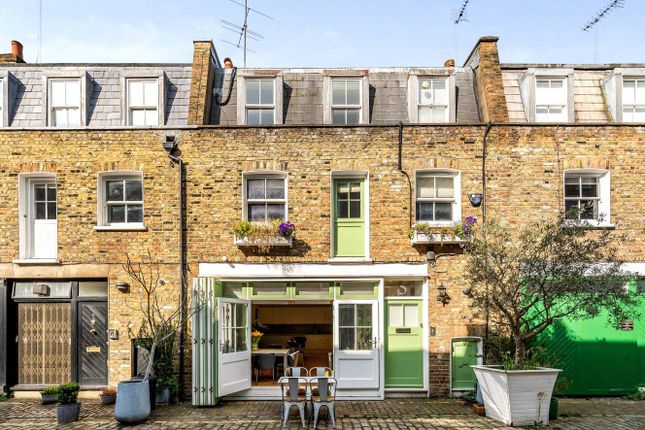 Mews house for sale in Southwick Mews, London