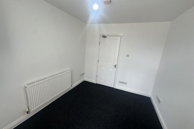 Thumbnail Property to rent in Skipton Road, Utley, Keighley