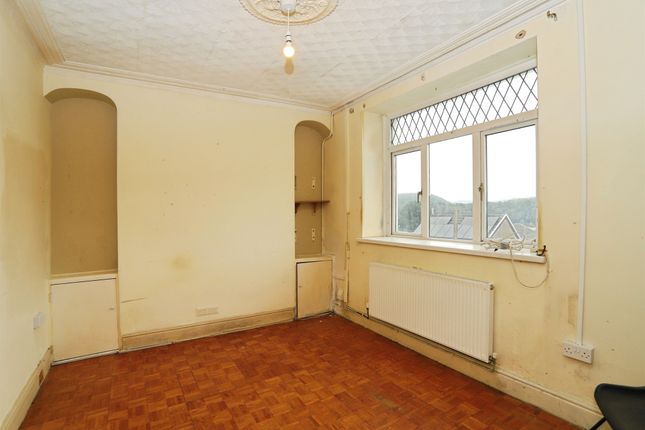 4, St. Michaels Avenue, PONTYPRIDD photo 2