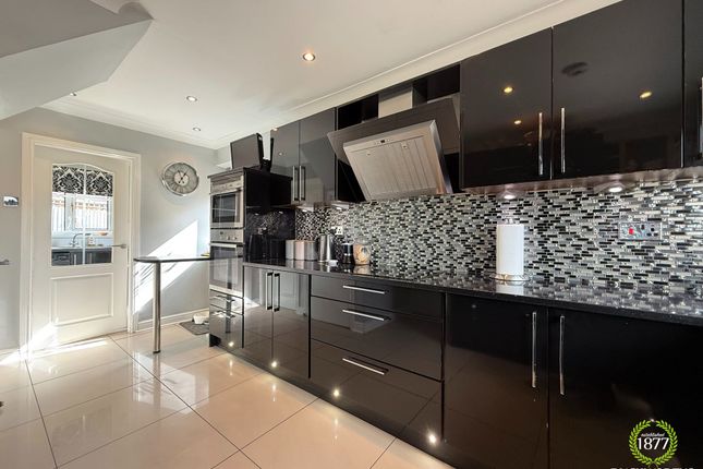 2 Winster Court, Accrington photo 3
