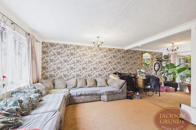 39, Mapperley Drive, Northampton photo 2