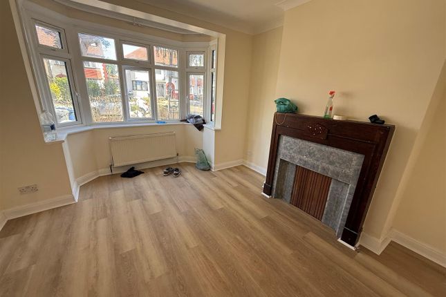 46, Currey Road, Greenford photo 2