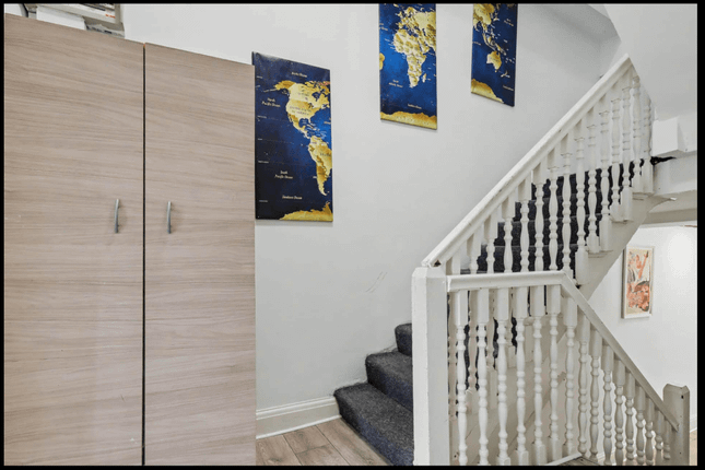 24b, Pennard Road, LONDON photo 3
