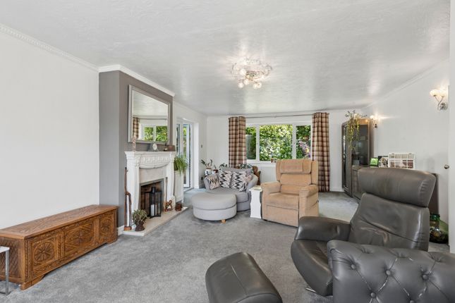 The Ponds, Simpkin Close, St Neots photo 2