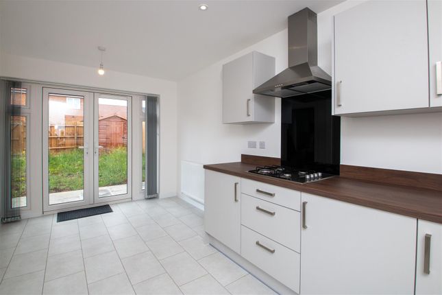 11, Buttercup Close, Milton Keynes photo 5