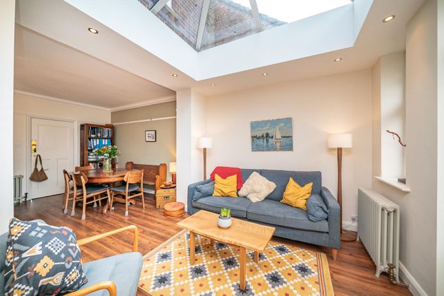 8, Upton Avenue, St. Albans photo 3