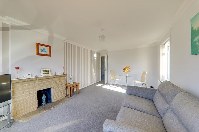 12, Blenheim Avenue, Worthing photo 3