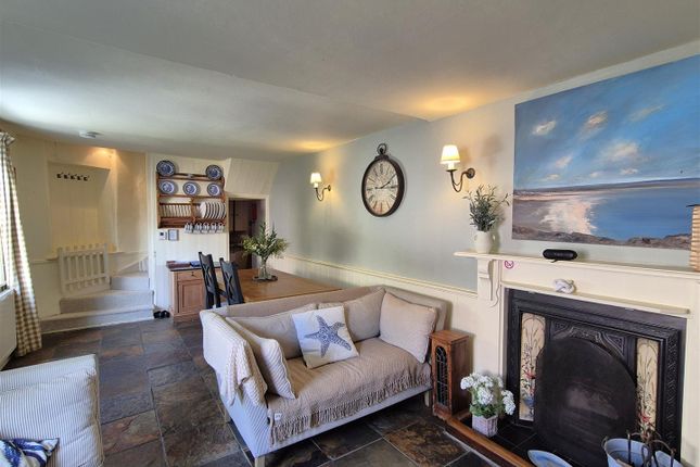 Sideways Cottage, Bull Hill, Fowey photo 2