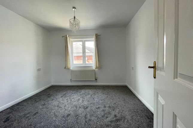 Terraced house to rent in Drum Road, Eastleigh, Hampshire