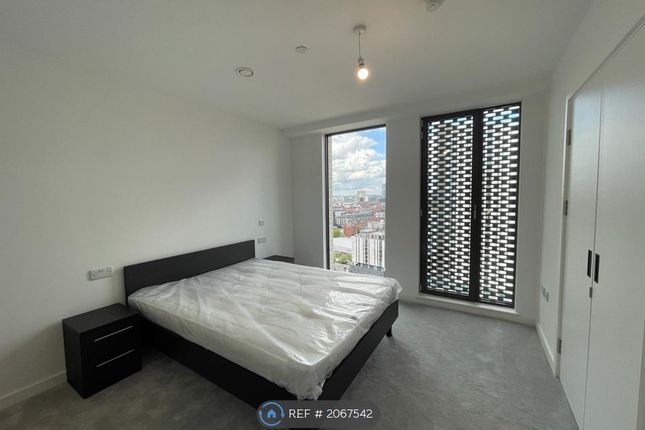 Flat to rent in Victoria House, Manchester