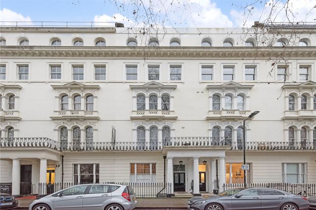 Terraced house to rent in Kensington Gardens Square, Bayswater, London