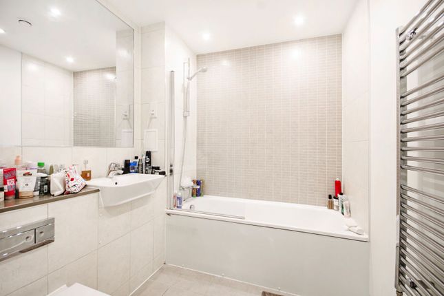 Sky Apartments, Homerton photo 4