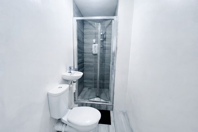 18, Norbury Hill, London photo 5