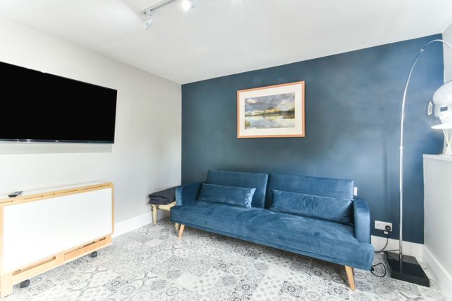 41 Bramley Garth, York photo 3