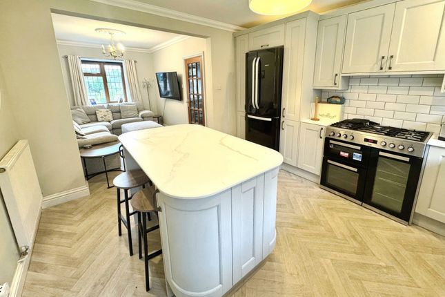 1, Mill Close, Robertsbridge photo 4
