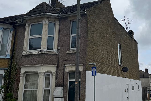 Thumbnail Maisonette for sale in Alexandra Road, Sheerness