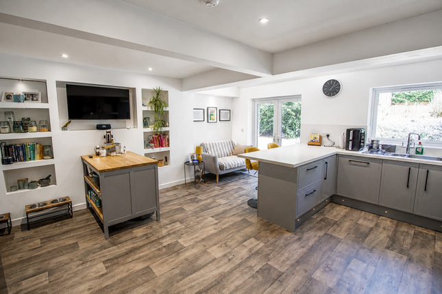 21 The Burlands, Feniton, Honiton photo 4
