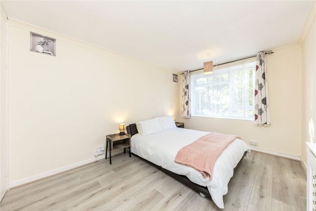 Flat for sale in Pear Tree House, Brockley