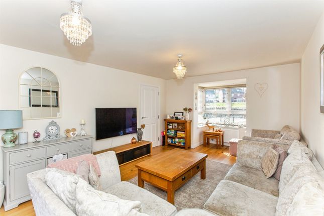 10, Magpie Road, Kettering photo 4