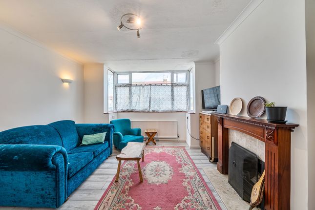 4 Leamington Place, Hayes photo 4