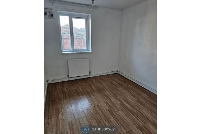 Flat, Thompson House The Broadway, Southall photo 4