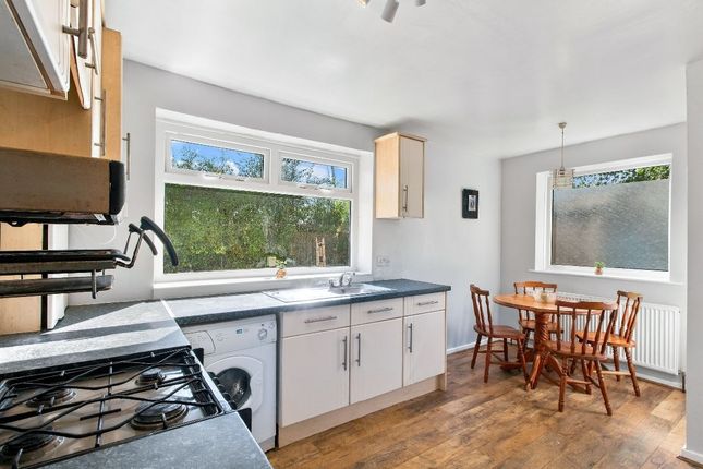 19 Station Road, Drighlington photo 2