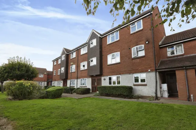 1-bed flat on 30, London, £255,000