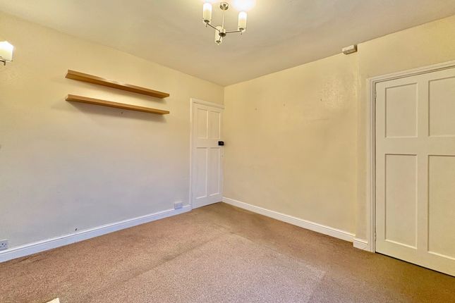 2, Cleve Avenue, Matlock photo 3