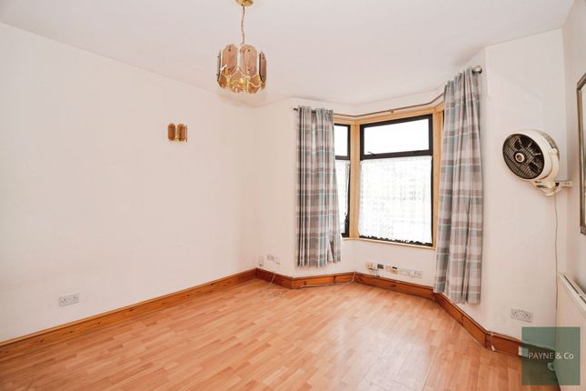 116 Perth Road, Ilford photo 4