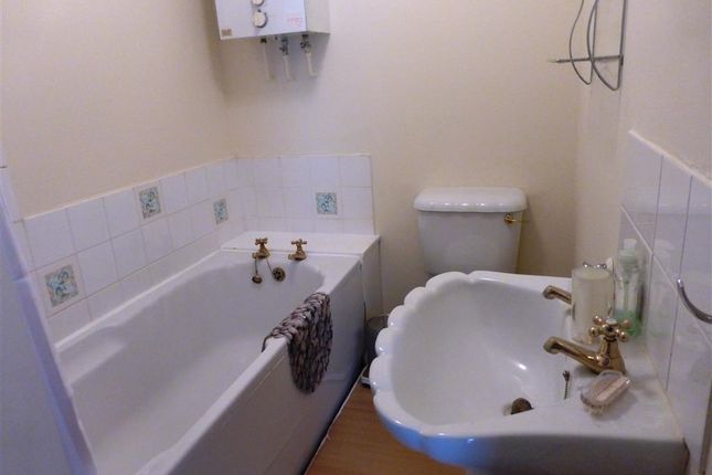 7, HARROGATE photo 4