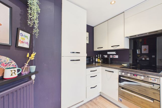 67 Featherwood Avenue, Newcastle Upon Tyne photo 2