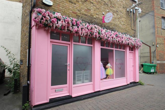 Studio house on 2, Rose Yard, Kent, £1,350/mo