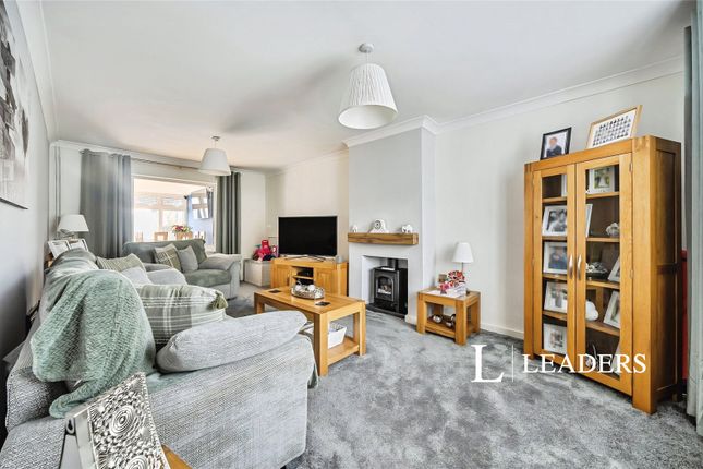 87, Hinkler Road, Hampshire photo 2